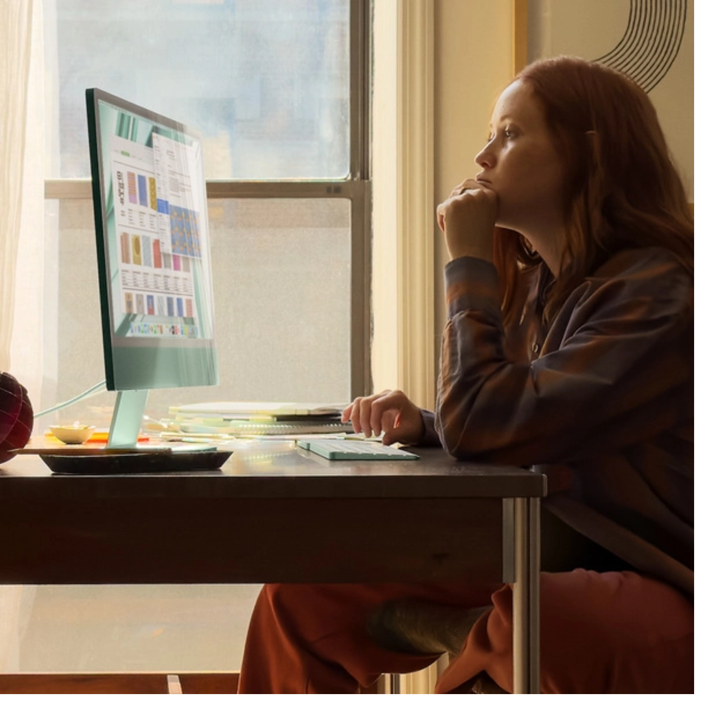 Apple iMac 24″ M3 – All-in-One 4.5K Retina, 8-Core CPU, 10-Core GPU, 8GB RAM, 256GB SSD, Silver, Teclado y Mouse Español Chile