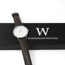 Reloj de Pulsera Wanderlust, Esfera Blanca con correa negra de cuero y negra de nylon - Plateado