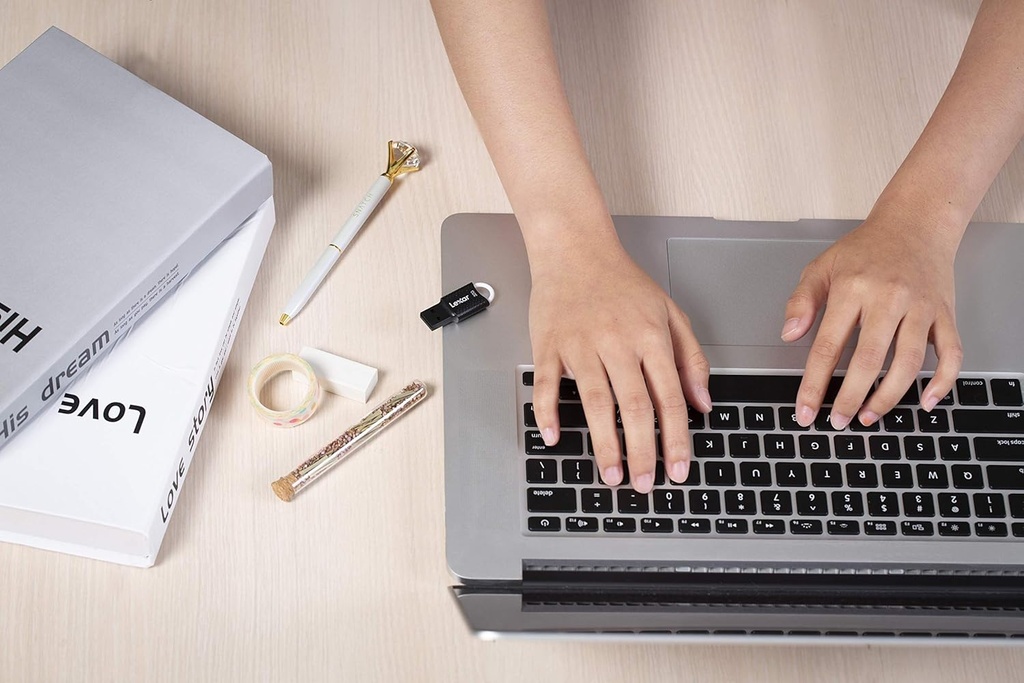 Lexar 32GB JumpDrive V40 USB Flash Drive