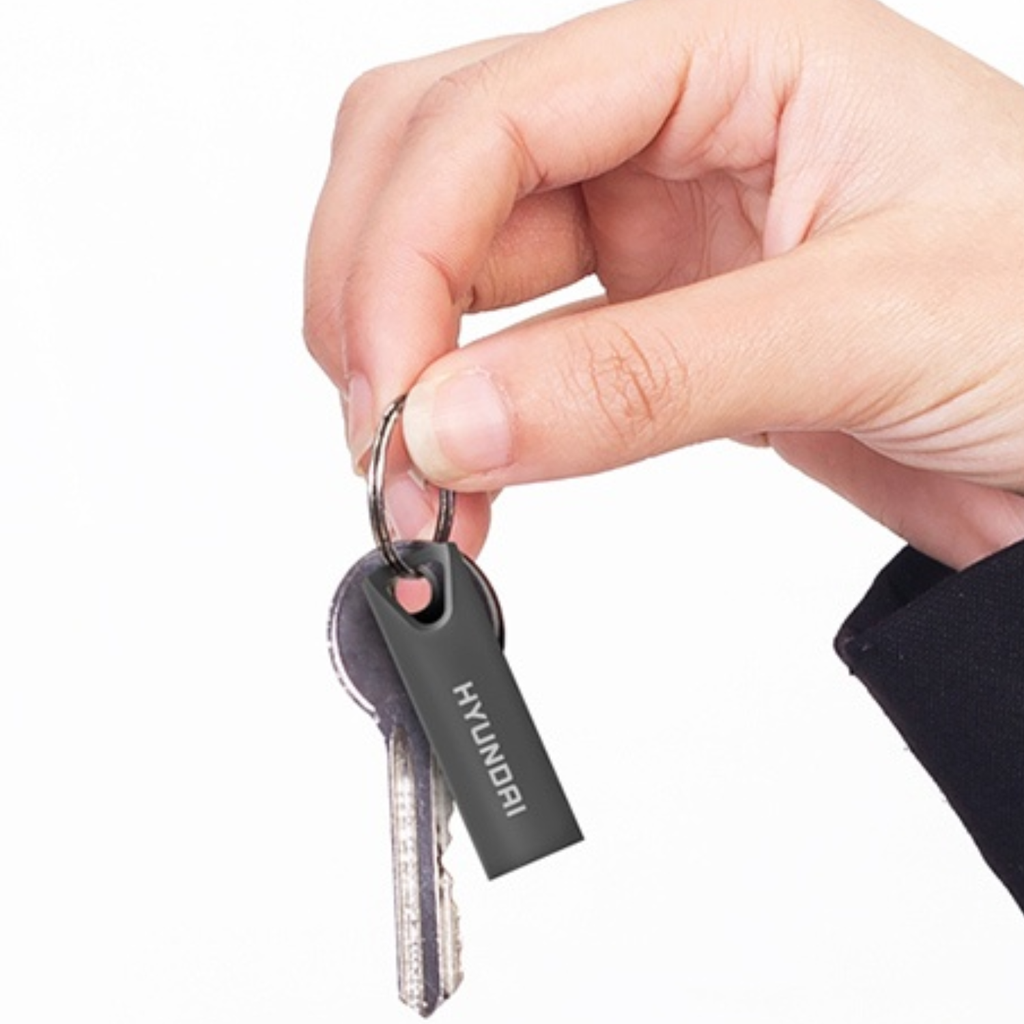 Memoria USB 16GB Hyundai Bravo Deluxe | Cuerpo Metálico Space Grey | USB 2.0 High Speed | Resistente y Compacta | Nuevo Sellado | Ideal para Llaveros y Profesionales