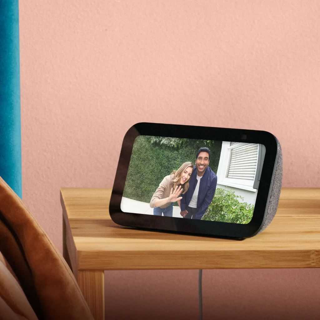 Amazon Echo Show 5 (3rd Gen) – Pantalla Inteligente 5.5", Alexa Integrada, Cámara HD, Color Charcoal – New Open Box