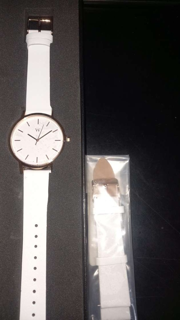 Reloj de Pulsera Wanderlust, Esfera Blanca con correa blanca +1 correa de regalo
